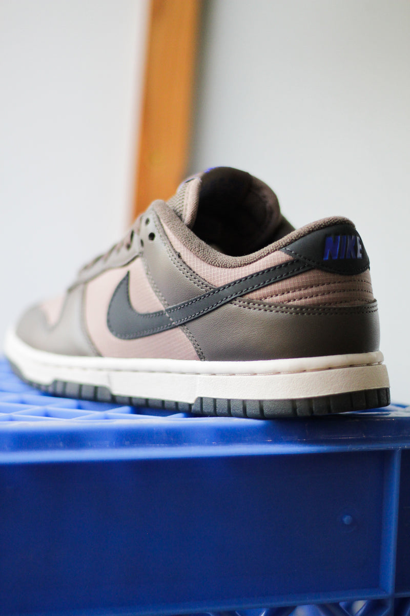 W DUNK LOW "IRONSTONE"