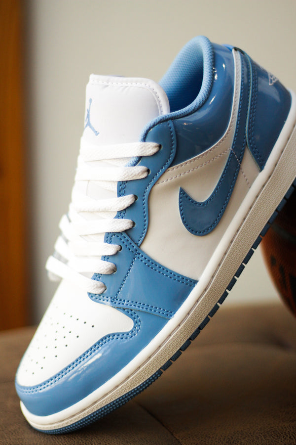 AIR JORDAN 1 LOW SE "LEGEND BLUE"