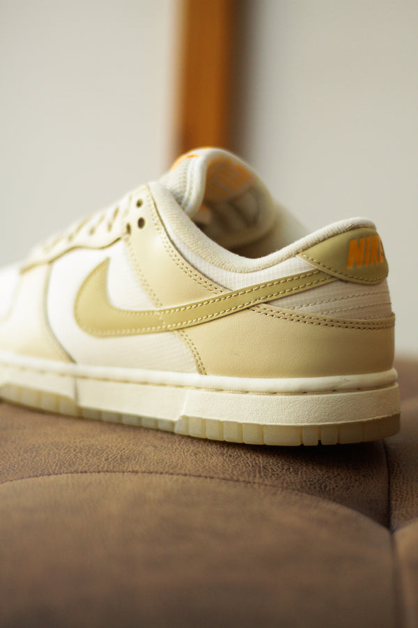 W DUNK LOW "MUSLIN"