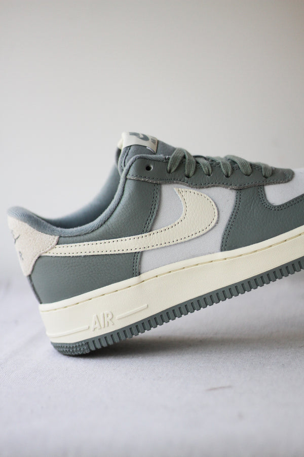 Air Force 1 High '07 LV8 Suede 'Atmosphere Grey