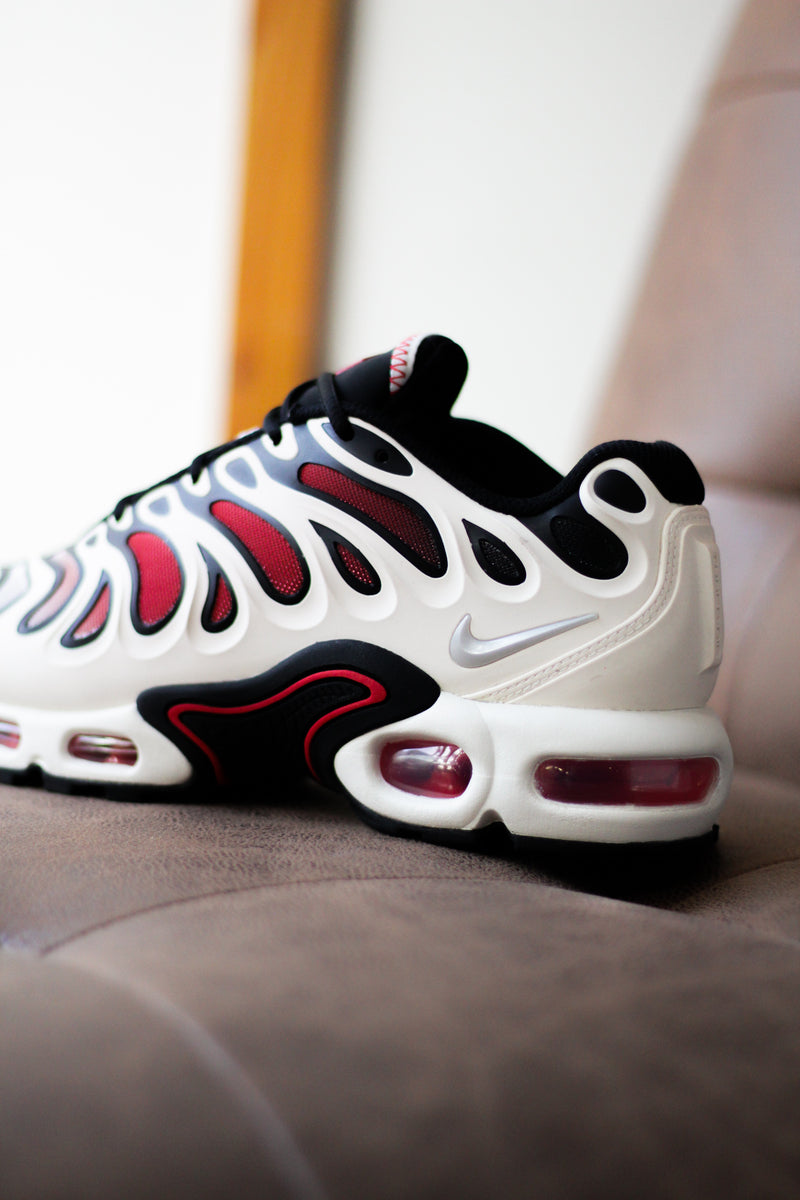 Nike air max plus kicks on fire best sale