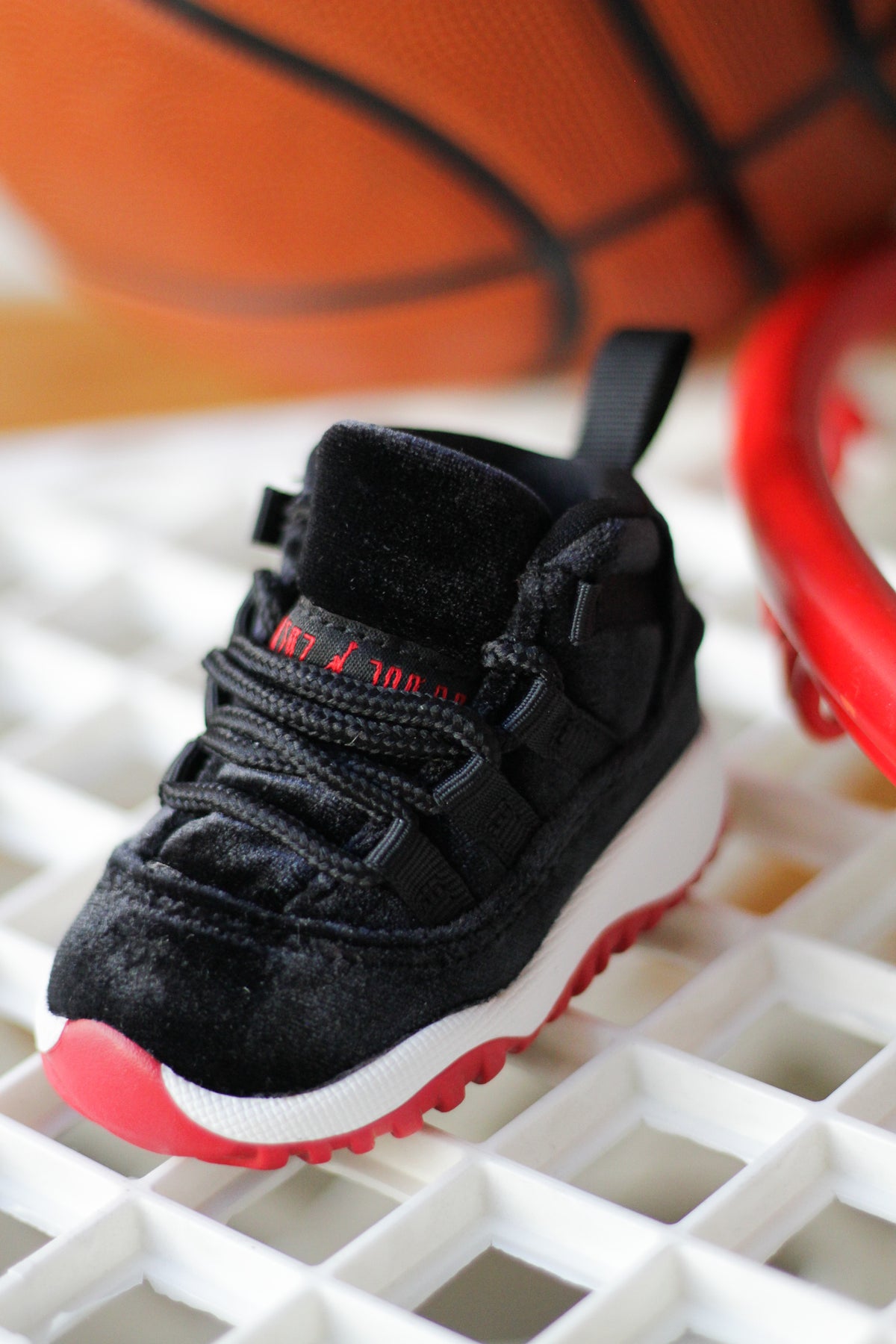 Jordan 11 black gym red best sale