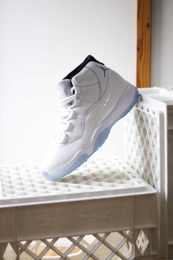 AIR JORDAN 11 RETRO "LEGEND BLUE"