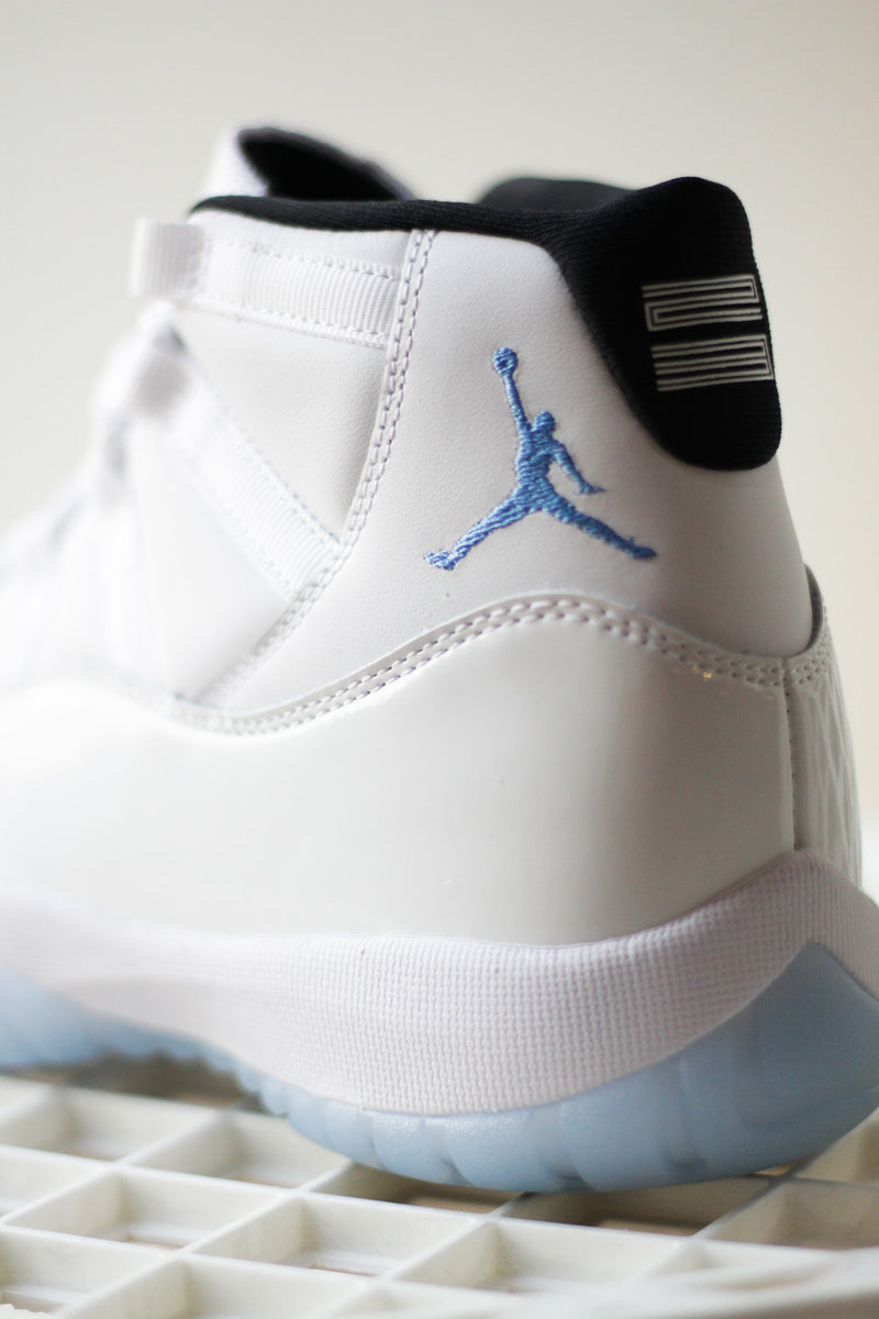 AIR JORDAN 11 RETRO "LEGEND BLUE"