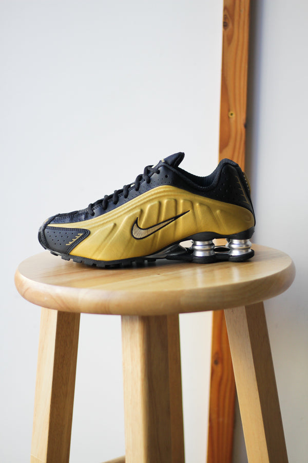 W SHOX R4 "METALLIC GOLD"