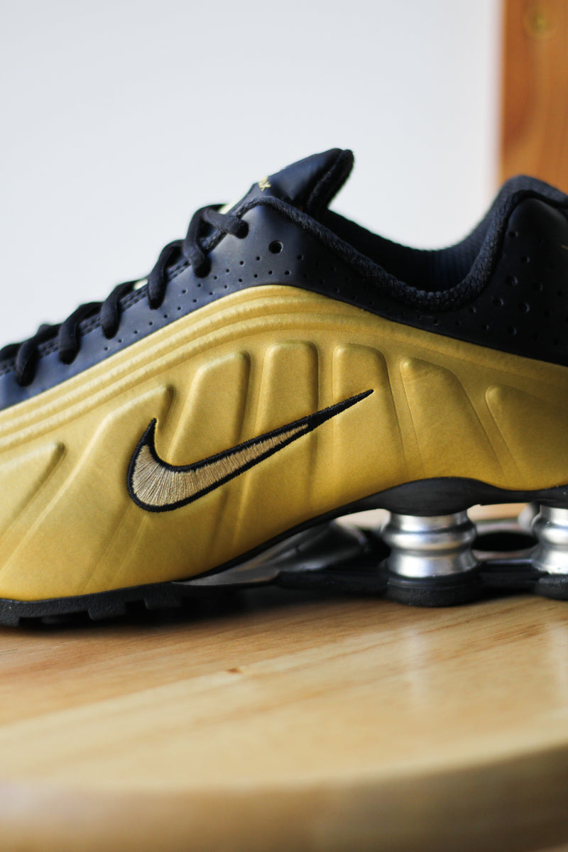 W SHOX R4 "METALLIC GOLD"