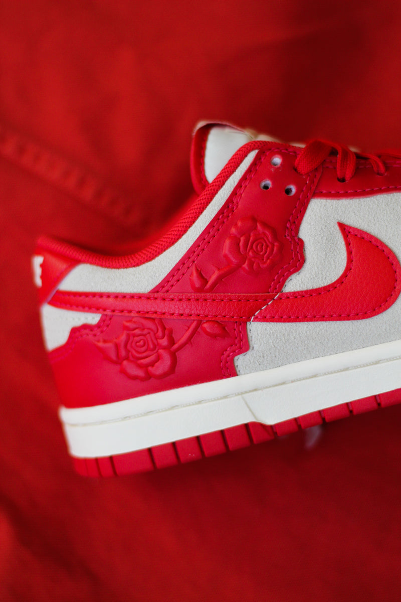 W DUNK LOW "UNIVERSITY RED"