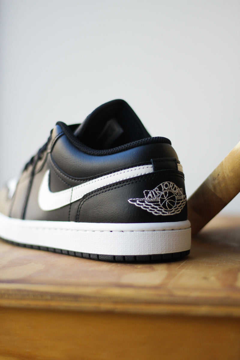 AIR JORDAN 1 LOW "BLACK/SUMMIT WHITE"115