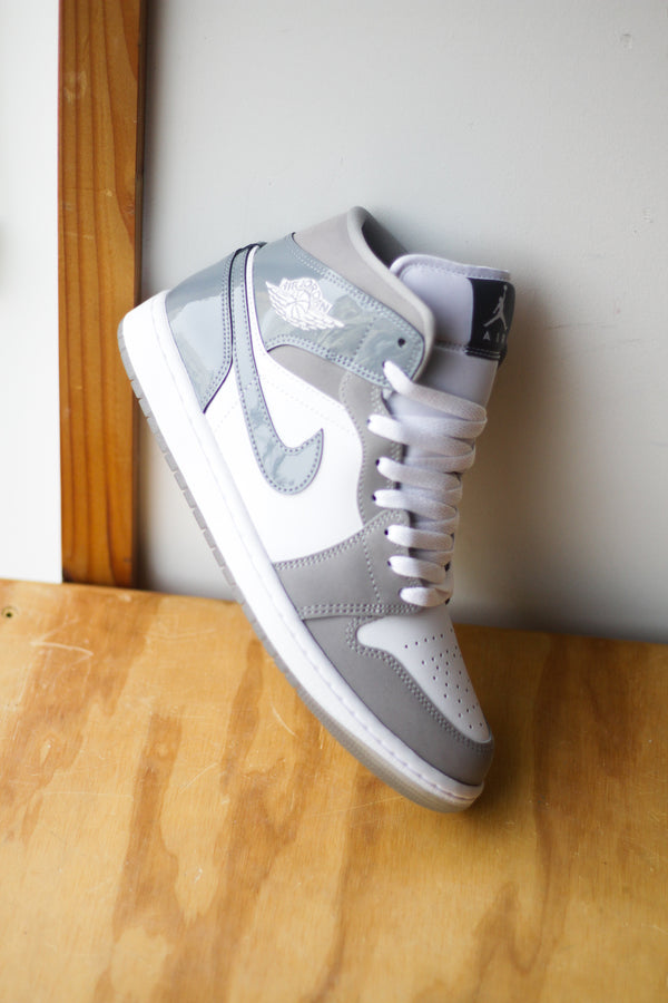 AIR JORDAN 1 MID SE "WHITE/COOL GREY-MEDIUM GREY"