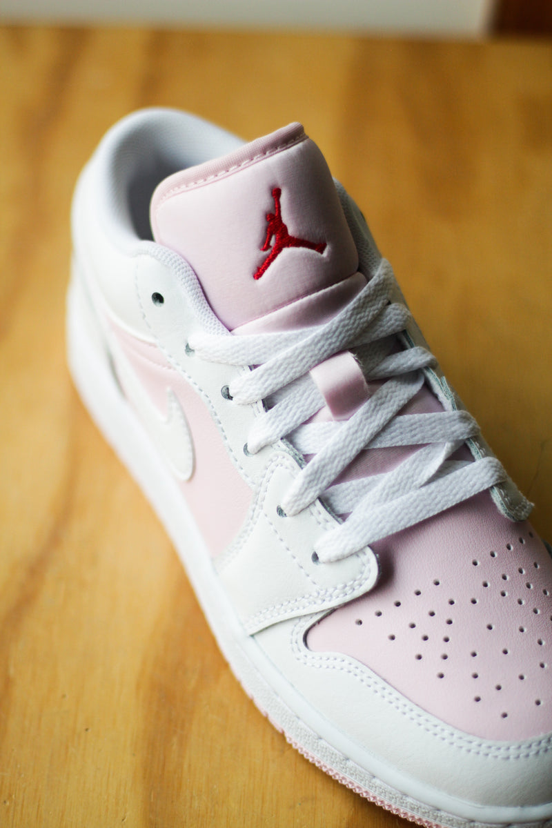 GS AIR JORDAN 1 LOW "PINK FOAM /WHITE-FIRE RED"