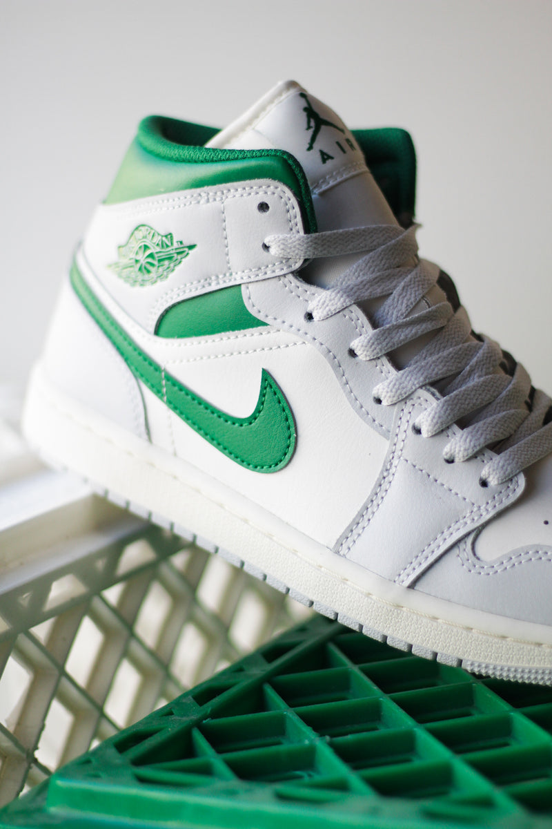 AIR JORDAN 1 MID "SUMMIT WHITE/PINE GREEN-PURE PLATINUM"