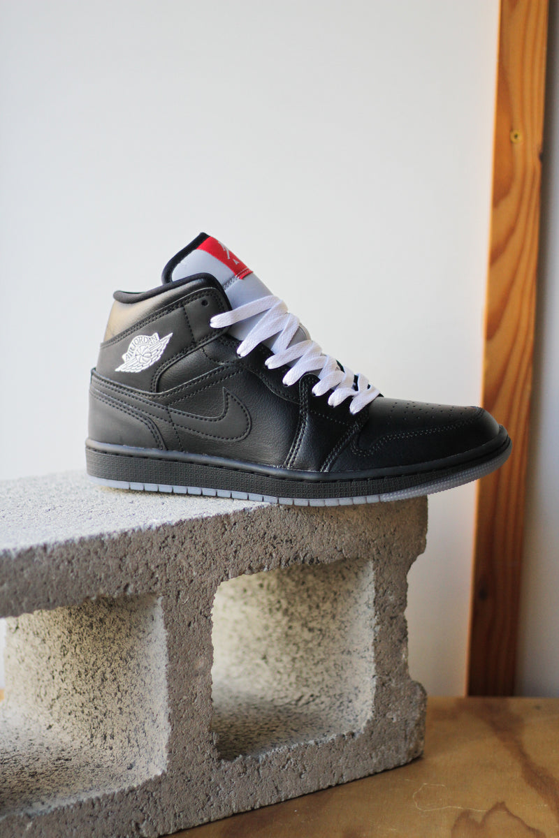 AIR JORDAN 1 MID SE "BLACK/BLACK-WHITE-WOLF GREY"