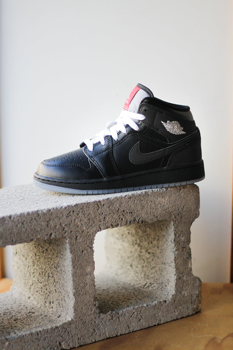 AIR JORDAN 1 MID (GS) "BLACK/BLACK-WHITE-WOLF GREY"