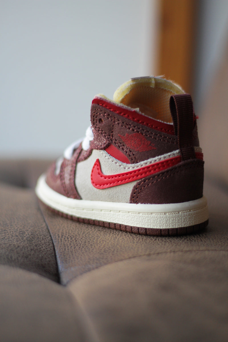 JORDAN 1 MID SE (TD) "COCONUT MILK/VARSITY RED-DARK PONY"