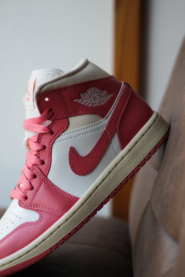 W AIR JORDAN 1 MID "SAIL/PINK SALT-GUAVA ICE-MUSLIN"