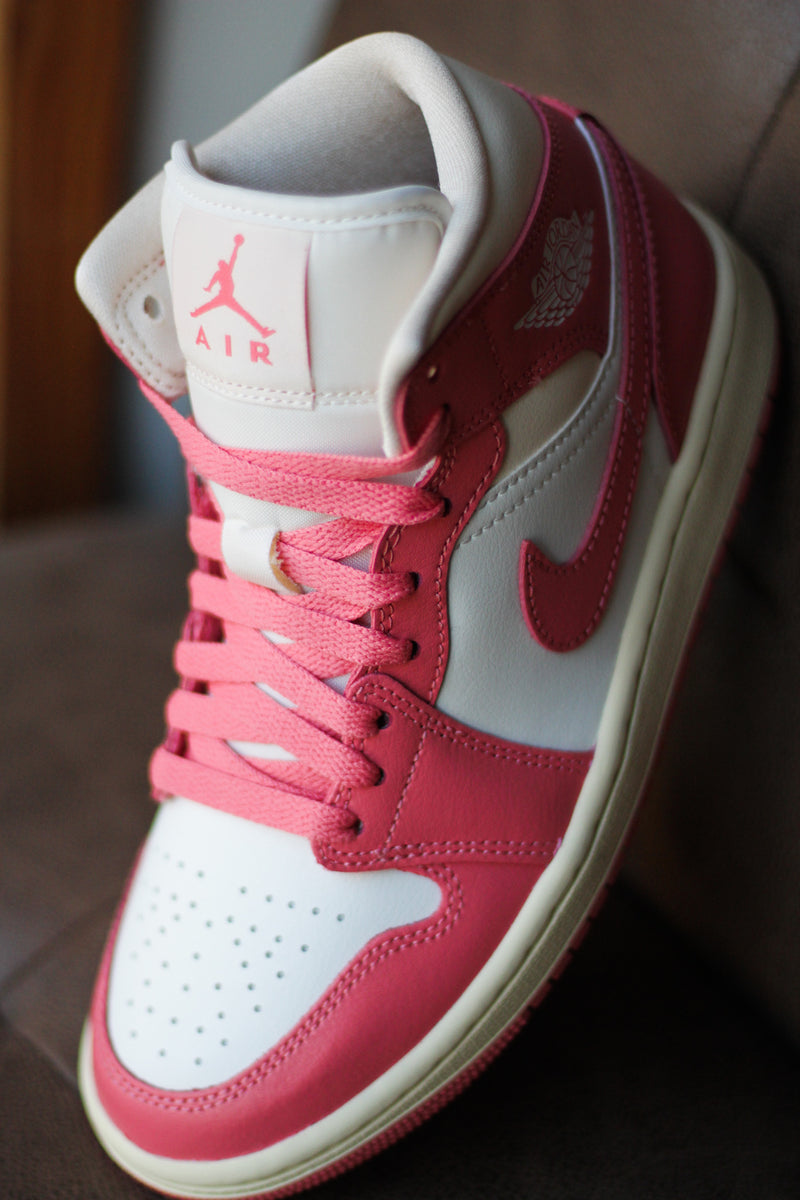 W AIR JORDAN 1 MID "SAIL/PINK SALT-GUAVA ICE-MUSLIN"