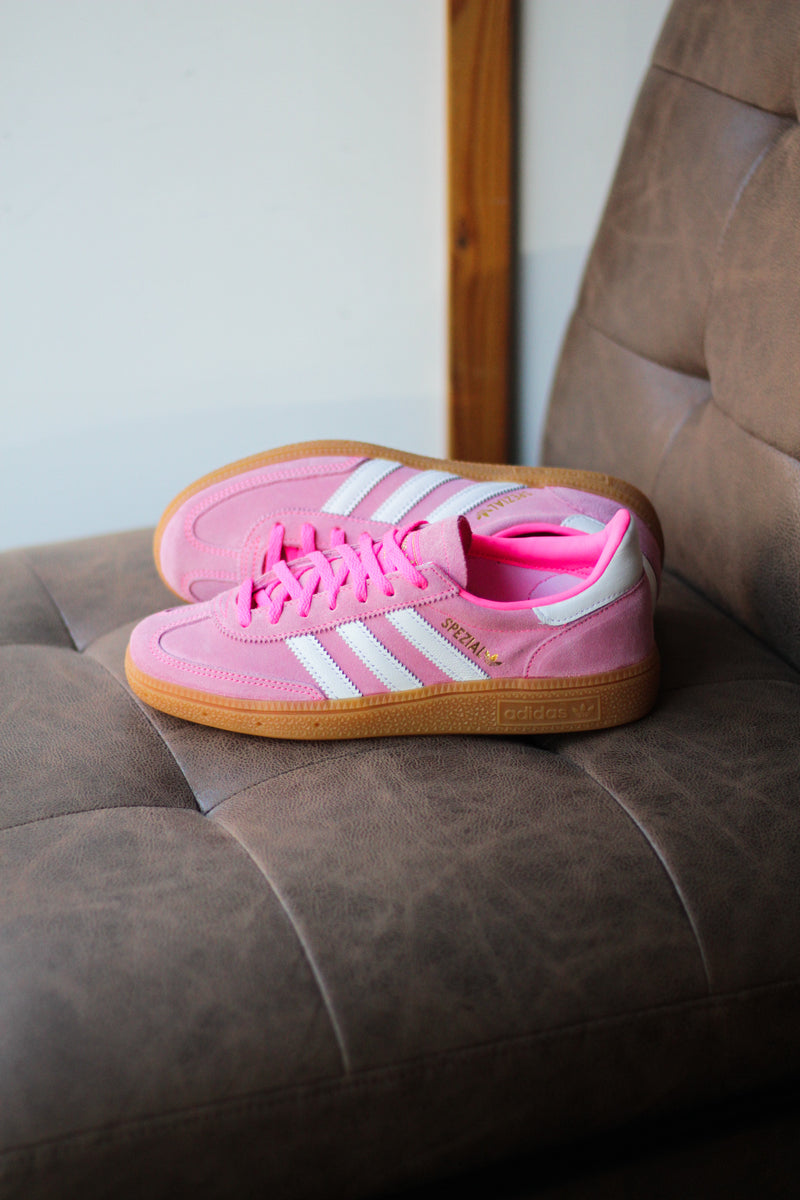 W ADIDAS HANDBALL SPEZIAL " LUCID PINK/FOOTWEAR WHITE/GOLD METALLIC"