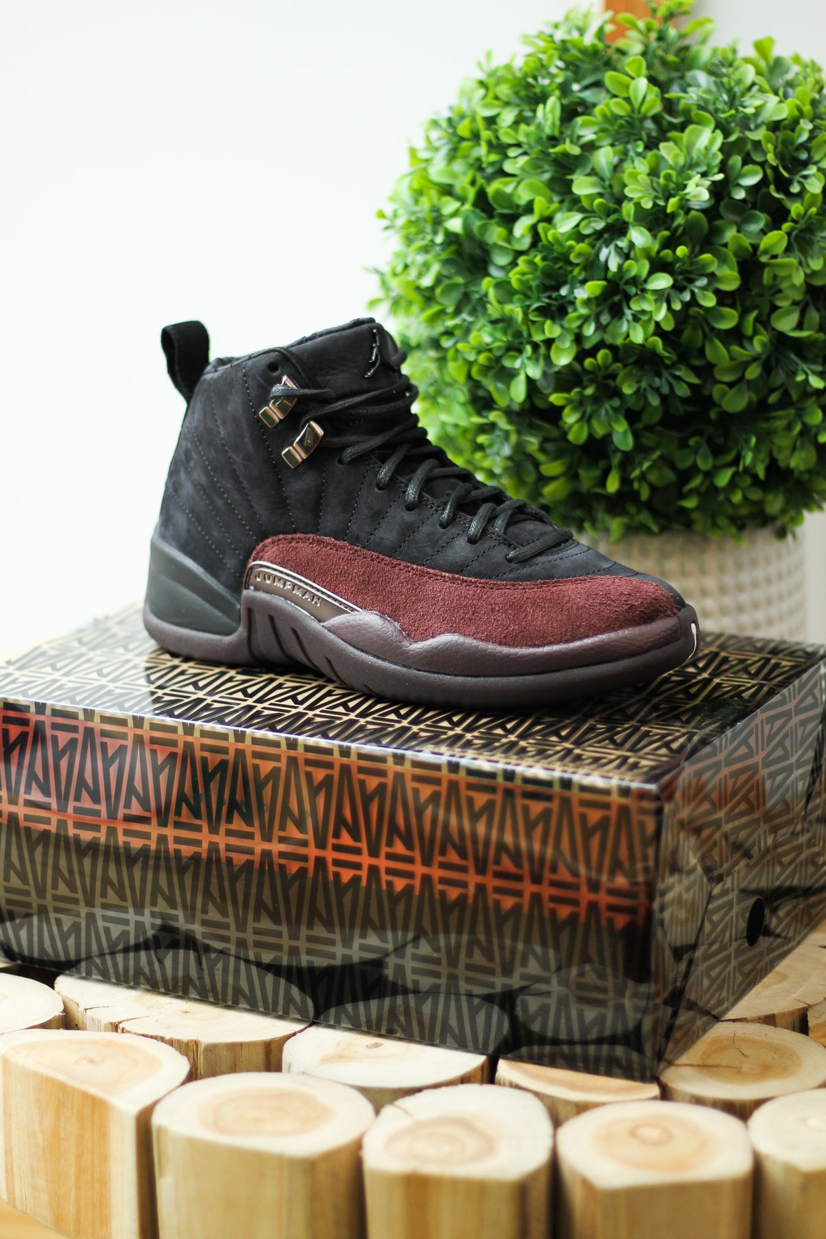 Jordan retro 12 burgundy online