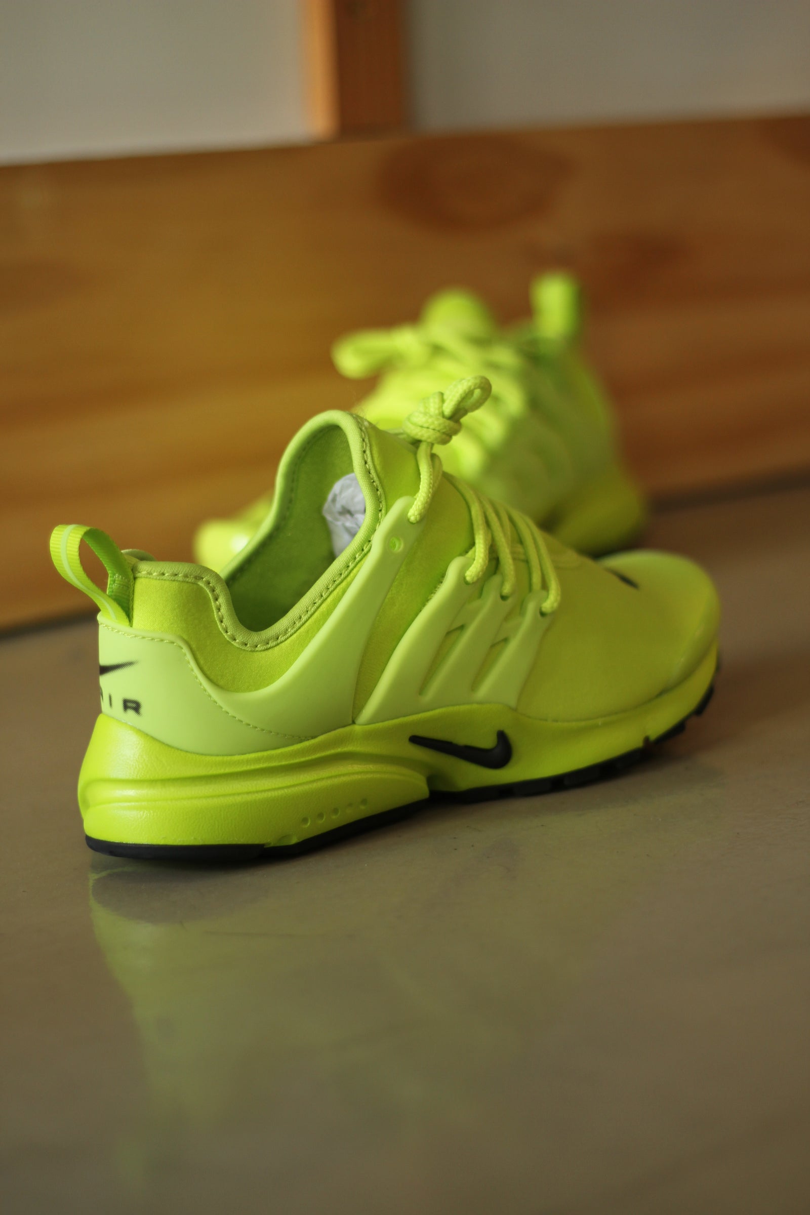 New good Nike Air Presto Atomic Green Women's Running Shoes Size 8