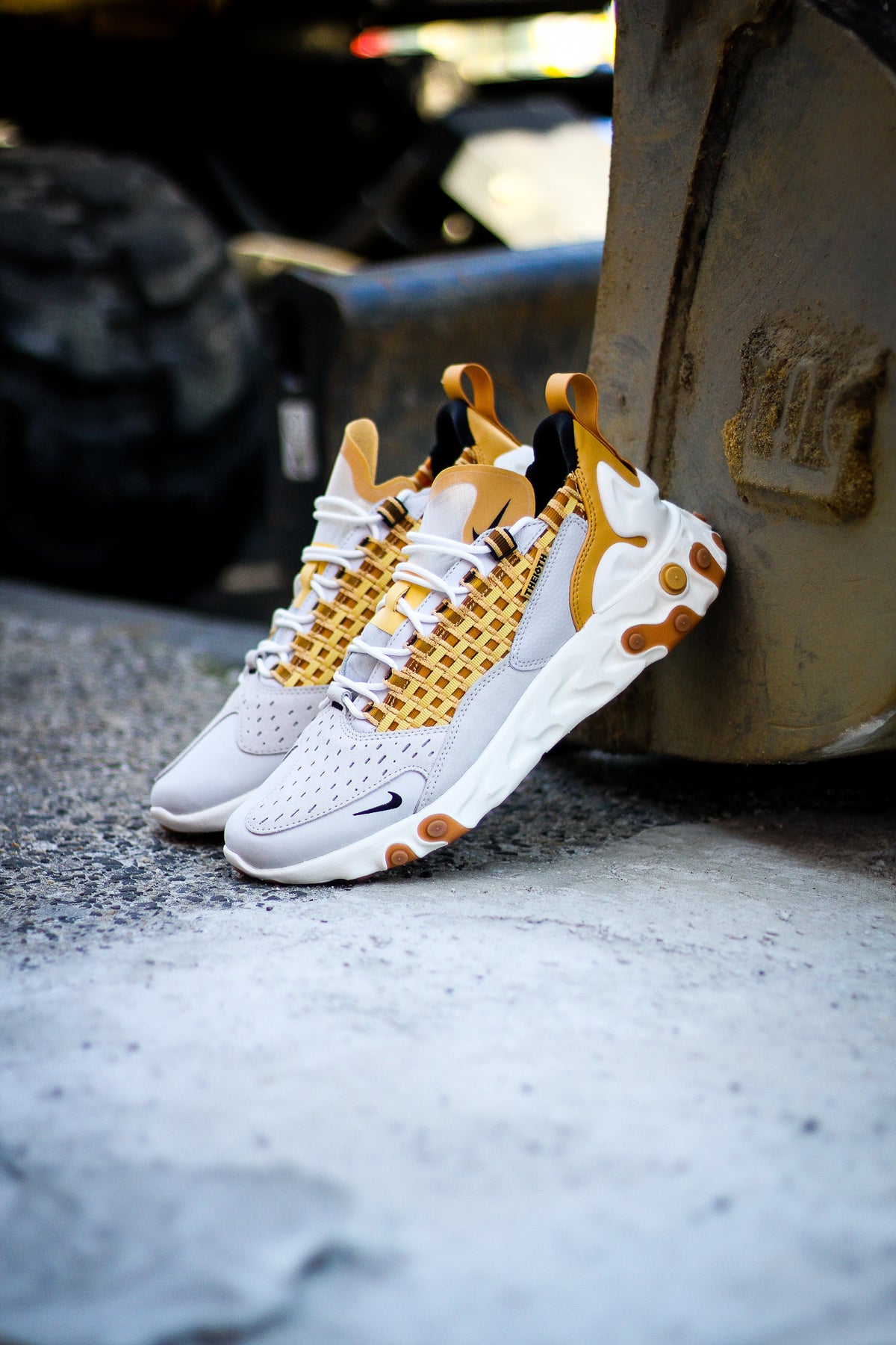 Nike react sertu hotsell